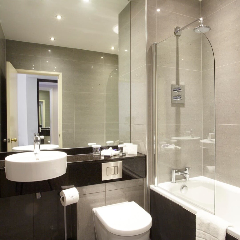 The Manor House Rooms - Celtic Manor Resort